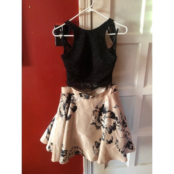 Windsor Dresses & Skirts - Windsor High-Neck Lace 2-Piece Dress
